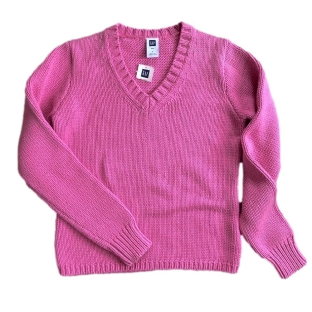 GAP Factory cotton blend v-neck sweater size small. NEW!!
